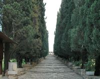 Entrée du monastère de Filérimos à Rhodes. Cliquer pour agrandir l'image.