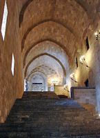 Grand escalier du palais des Grands Maîtres à Rhodes. Cliquer pour agrandir l'image.
