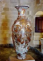 Vaso oriental do palácio dos Grandes Mestres à Rodes. Clicar para ampliar a imagem.