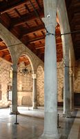 Salle des colonnades du palais des Grands Maîtres à Rhodes. Cliquer pour agrandir l'image.