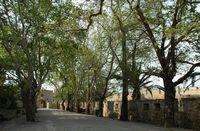 Entre puerta de Amboise y Puerta San Antonio de las fortificaciones de Rodas. Haga clic para ampliar la imagen.