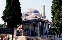 Moskee van Suleiman in Rhodos voor zijn restauratie. Klikken om het beeld te vergroten.