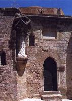 De kapel van de Taal van Frankrijk, Straat van de Ridders in Rhodos. Klikken om het beeld te vergroten.