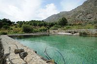 Le village d’Agia Galini en Crète. Réservoir à Orné. Cliquer pour agrandir l'image.