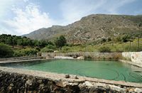 Le village d’Agia Galini en Crète. Réservoir à Orné. Cliquer pour agrandir l'image.