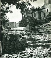Le village d’Amari en Crète. Le village d'Amari (auteur Claude Dervenn, 1950). Cliquer pour agrandir l'image.