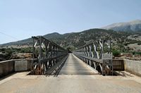 Le village d’Anopoli en Crète. Le viaduc Vardinogiannis sur les gorges d'Aradaina. Cliquer pour agrandir l'image.