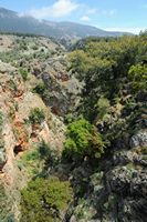 Le village d’Anopoli en Crète. Les gorges d'Aradaina. Cliquer pour agrandir l'image.