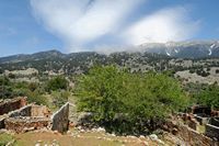 Le village d’Anopoli en Crète. Les ruines du village d'Aradaina. Cliquer pour agrandir l'image.