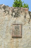 Le village d’Assomatos en Crète. Plaque commémorative du vieux pont sur le Megalopotamos près de Kato Preveli. Cliquer pour agrandir l'image.