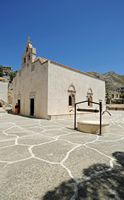Le village d’Assomatos en Crète. Église du monastère de Preveli. Cliquer pour agrandir l'image.
