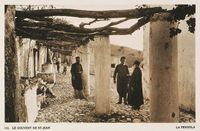 Le village d’Assomatos en Crète. Les cellules des moines en 1919 (auteur Frédéric Boissonnas). Cliquer pour agrandir l'image.