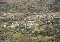 Le village de Gergéri en Crète. Le village de Panassos vu de l'est (auteur C. Messier). Cliquer pour agrandir l'image.