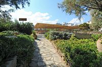 Le village de Gouvès en Crète. Ruines de la villa minoenne de Nirou Chani à Kokkini Chani. Cliquer pour agrandir l'image.