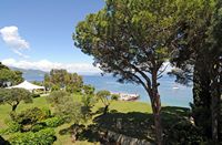 Le village de Kondokali sur l’île de Corfou. Jardins de l'hôtel Kontokali. Cliquer pour agrandir l'image.