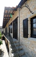 Le village de Néapolis en Crète. Le monastère d'Aréti. Cliquer pour agrandir l'image.