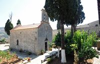 Le village de Néapolis en Crète. L'église Sainte-Trinité du monastère d'Aréti. Cliquer pour agrandir l'image.
