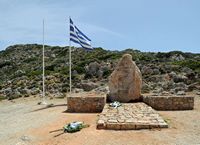 La presqu’île de l’Akrotiri en Crète. Mémorial près du monastère du Gouverneto. Cliquer pour agrandir l'image.