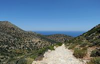 La presqu’île de l’Akrotiri en Crète. Sentier vers la grotte de l'Arkoudia. Cliquer pour agrandir l'image.