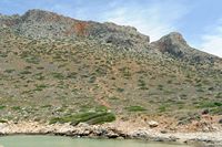 La presqu’île de l’Akrotiri en Crète. La grotte de Lera au-dessus du village de Stavros. Cliquer pour agrandir l'image.
