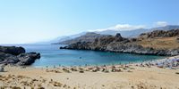 Le village de Plakias en Crète. La plage de Schinaria (auteur Uoaei1). Cliquer pour agrandir l'image.