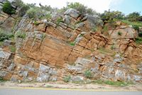 Le village de Zoniana en Crète. Calcaire en plaquettes près de Zoniana. Cliquer pour agrandir l'image.