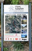 La ville d’Agia Fotini en Crète. Panneau d'information des gorges de Patsos. Cliquer pour agrandir l'image.