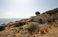 La ville de Gazi en Crète. Place d'armes de la forteresse de Paliokastro. Cliquer pour agrandir l'image.
