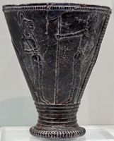 Le Musée archéologique d’Héraklion en Crète. Gobelet du Chef du site d'Agia Triada (auteur Olaf Tausch). Cliquer pour agrandir l'image.