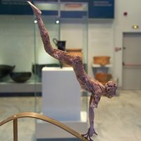 Le Musée archéologique d’Héraklion en Crète. Figurine en ivoire d'un sauteur de taureau du site de Cnossos (auteur ZDE). Cliquer pour agrandir l'image.