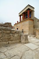 Le palais de Cnossos à Héraklion en Crète. Le bastion du nord-ouest. Cliquer pour agrandir l'image.
