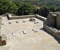 Le palais de Cnossos à Héraklion en Crète. Le mégaron du roi (auteur Yqqy). Cliquer pour agrandir l'image.