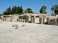 Le palais de Phaistos en Crète. La façade intérieure de l'aile nord (auteur Olaf Tausch). Cliquer pour agrandir l'image.