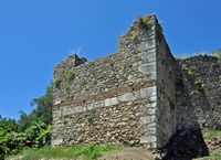 La ville de Moraïtika sur l’île de Corfou. Une tour du château de Gardiki (auteur Marc Ryckaert). Cliquer pour agrandir l'image.