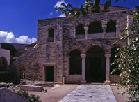 La ville de Parikia à Paros. La basilique de la Panaghia Ekatontapyliani. Cliquer pour agrandir l'image.