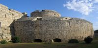 Dragen Karetou, het bastion del Carretto van de vestingwerken van Rhodos. Klikken om het beeld te vergroten.