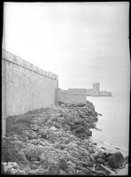 Giro Santo-angelo delle fortificazioni di Rodi, ha fotografato di Lucien Roy verso il 1911. Clicca per ingrandire l'immagine.