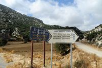 Le plateau du Lassithi en Crète. L'arrivée du chemin muletier. Cliquer pour agrandir l'image.