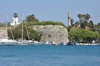 El castillo Neratzia de Kos - el bastión del Carretto visto el puerto (autor bazylek100). Haga clic para ampliar la imagen en Flickr (nueva pestaña).