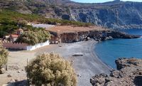 Le village d'Assimi en Crète. La plage de Koudoumas (auteur Charis Loulakis). Cliquer pour agrandir l'image dans Panoramio (nouvel onglet).