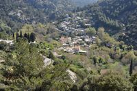 La ville de Viannos en Crète. Le village de Kato Symi (auteur George Karpathakis). Cliquer pour agrandir l'image dans Panoramio (nouvel onglet).