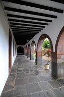 Le monastère Sainte-Claire de Funchal à Madère. Le monastère de Santa Clara. Cliquer pour agrandir l'image dans Adobe Stock (nouvel onglet).