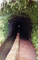 Le village de Serra de Água à Madère. Tunnel de levada. Cliquer pour agrandir l'image.