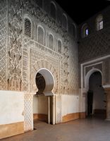 La médersa Ben Youssef à Marrakech au Maroc. Salle de prière. Cliquer pour agrandir l'image dans Adobe Stock (nouvel onglet).