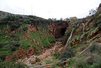La ville de Demnate au Maroc. Pont naturel d'imi n'fri. Cliquer pour agrandir l'image.