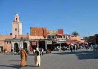 Le quartier de la Médina à Marrakech au Maroc. Place jamaa el fna. Cliquer pour agrandir l'image.