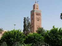 Le quartier de la Médina à Marrakech au Maroc. Mosquée Koutoubia. Cliquer pour agrandir l'image.