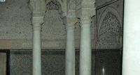 Les tombeaux des Saâdiens à Marrakech au Maroc. Salle des douze colonnes. Cliquer pour agrandir l'image.