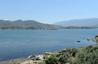 Le lac de Bafa en Anatolie. Le mont Latmos. Cliquer pour agrandir l'image dans Adobe Stock (nouvel onglet).