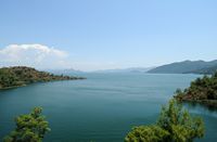 La ville de Dalyan en Anatolie. Le lac de Koycegiz. Cliquer pour agrandir l'image dans Adobe Stock (nouvel onglet).